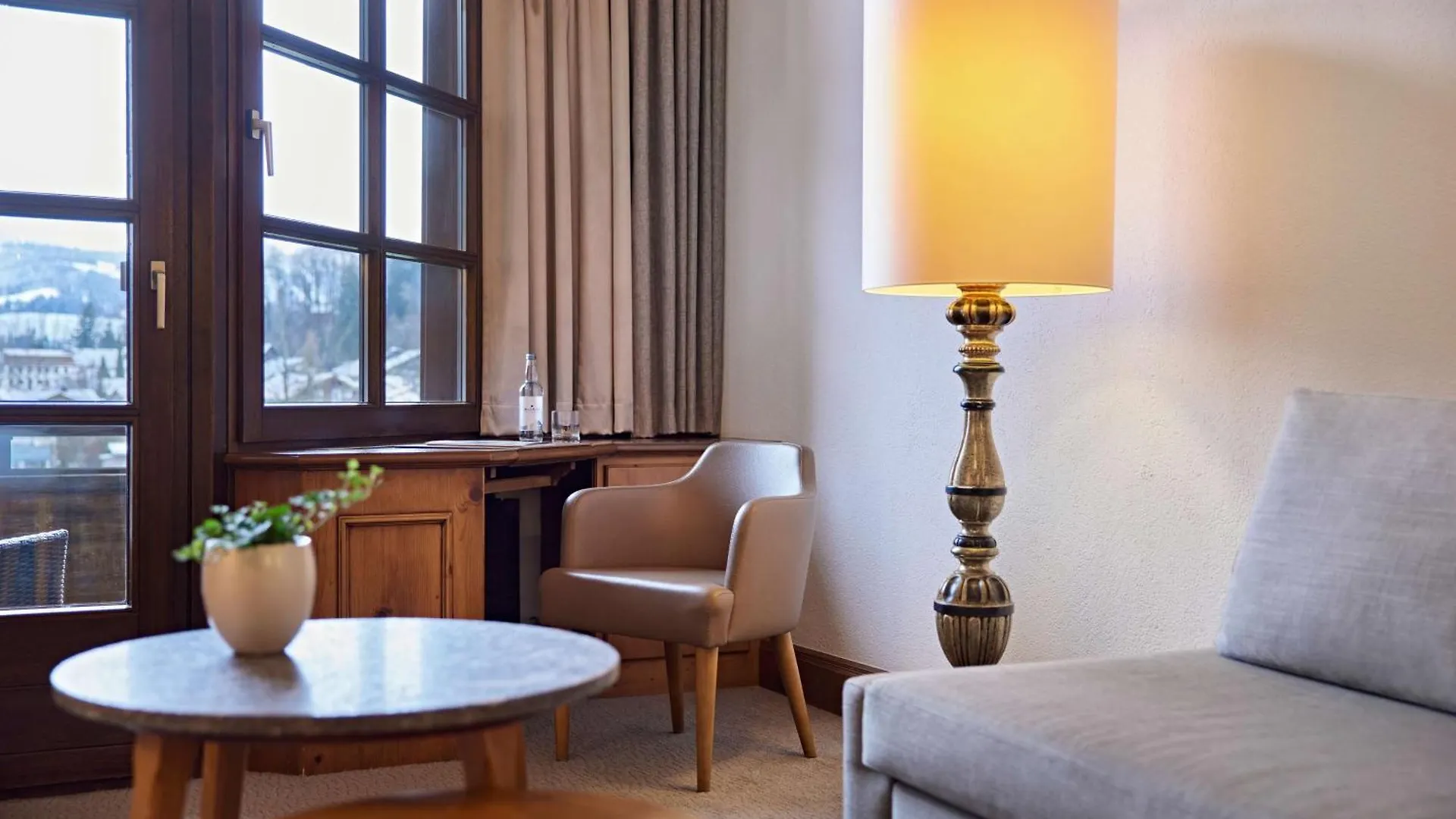Parkhotel אוברשטאופן 4*,